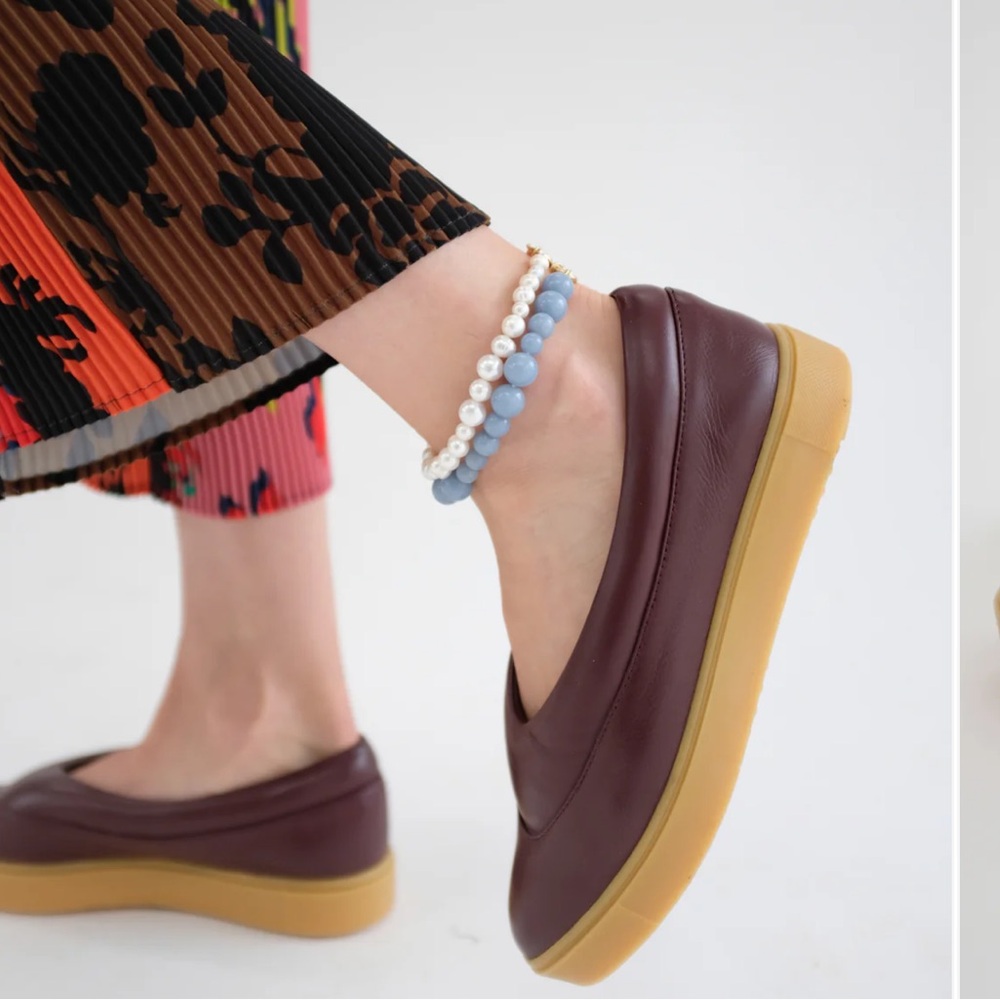 Beklina Margo Sneaker in Umber, size 10 (fit small and narrow)
